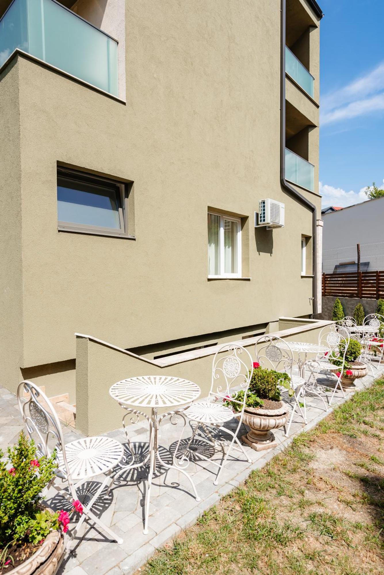 Ateneea Luxury Rooms Cluj Napoca Bagian luar foto