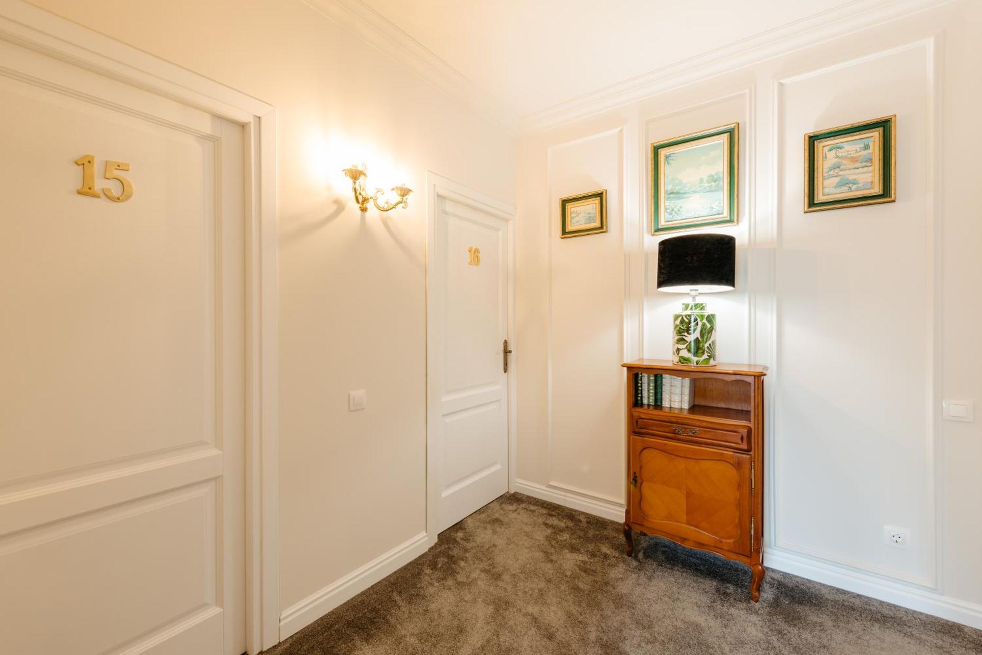 Ateneea Luxury Rooms Cluj Napoca Bagian luar foto